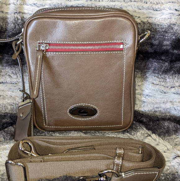 Dooney & Bourke Other - Dooney & Bourke Camera Crossbody